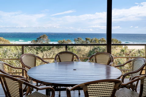 Claytons On Cylinder Beach Front Apartments - Accommodation in Surfers Paradise 2