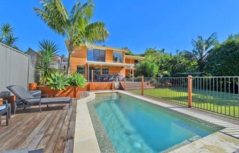 Flynns Beach Retreat - Accommodation in Surfers Paradise 0