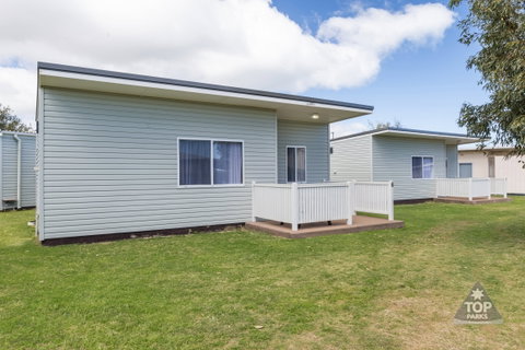Geraldton Belair Gardens Caravan Park - Accommodation in Surfers Paradise 1