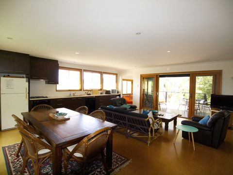 Kookaburra Dreaming - Accommodation in Surfers Paradise 1