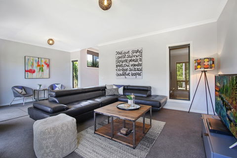 Luminosa - Accommodation in Surfers Paradise 0