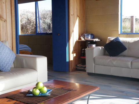 Marrawah Beach House - Accommodation in Surfers Paradise 1