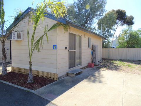 Moonta Bay Cabins - Cabin 2 - Accommodation in Surfers Paradise 0