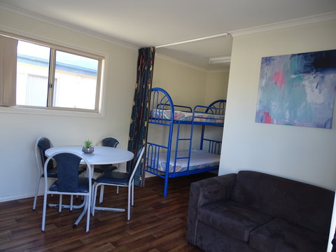 Moonta Bay Cabins - Cabin 2 - Accommodation in Surfers Paradise 2