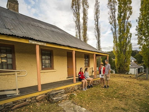 Old Trahlee - Accommodation in Surfers Paradise 0