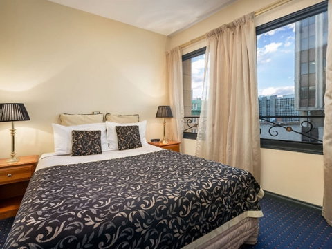 Quest Savoy - Accommodation in Surfers Paradise 1