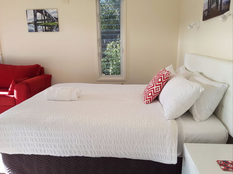 Springtide Studio Apartments - Accommodation in Surfers Paradise 1