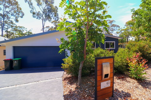 Sunset On Lake Point - Accommodation in Surfers Paradise 0