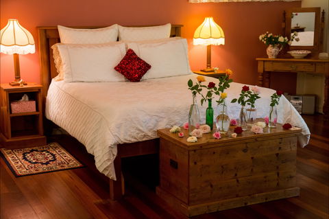 The Falls Montville - Accommodation in Surfers Paradise 2