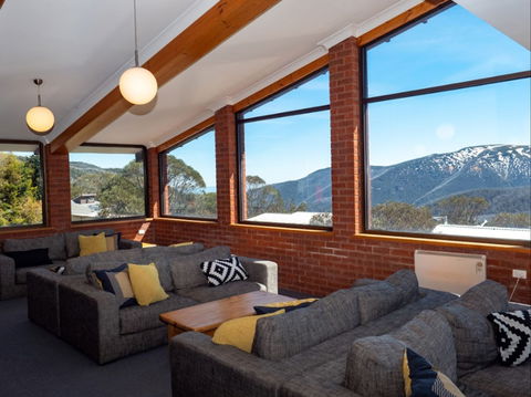 Viking Alpine Lodge - Accommodation in Surfers Paradise 0