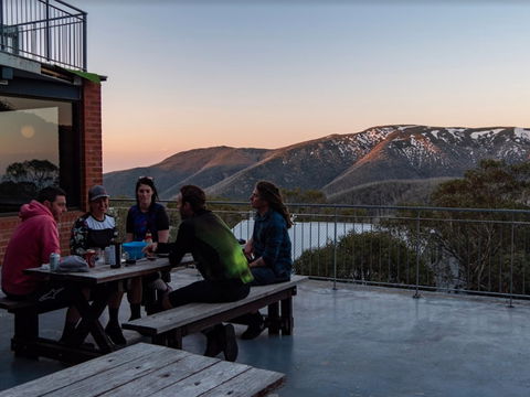Viking Alpine Lodge - Accommodation in Surfers Paradise 1