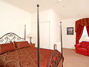 Crest Castle Bed And Breakfast - Accommodation in Surfers Paradise 1