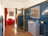 Crest Castle Bed And Breakfast - Accommodation in Surfers Paradise 2