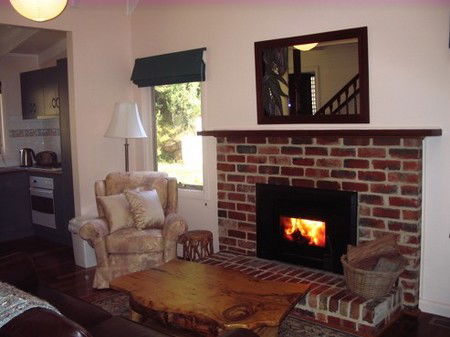 Tranquillity Cottage - Accommodation in Surfers Paradise 2