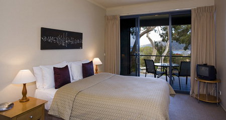Chatby Lane - Accommodation in Surfers Paradise 0
