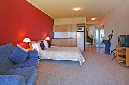 Chatby Lane - Accommodation in Surfers Paradise 5