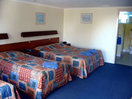 Opal Motel - Accommodation in Surfers Paradise 2