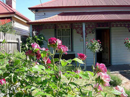 Airleigh - Rose Cottage - Accommodation in Surfers Paradise 0