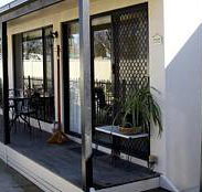Courtside Cottage Bed and Breakfast - Accommodation in Surfers Paradise