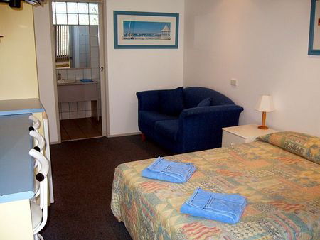 Moodys Motel - Accommodation in Surfers Paradise 4