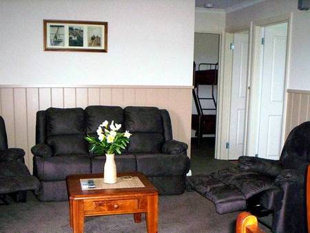 Prom Port Cottages - Accommodation in Surfers Paradise 4