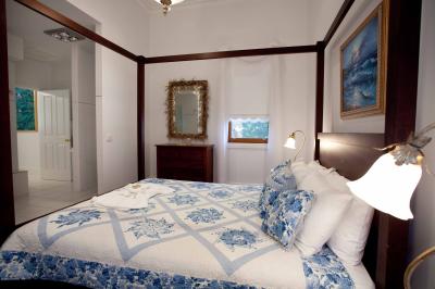 Cock 'n' Bull Boutique Hotel - Accommodation in Surfers Paradise 4