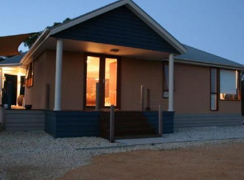 Aurora Cottages - Accommodation in Surfers Paradise 0