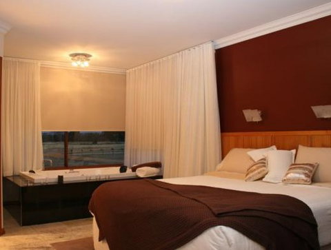 Aurora Cottages - Accommodation in Surfers Paradise 2