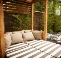 Lake House - Accommodation in Surfers Paradise