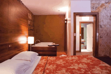 The Henry Jones Art Hotel - Accommodation in Surfers Paradise