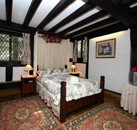 Anne Hathaways Cottage - Accommodation in Surfers Paradise