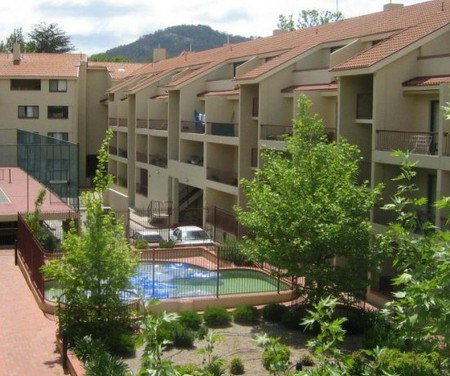 Canberra Wide Apartments - Monterey - Accommodation in Surfers Paradise 0
