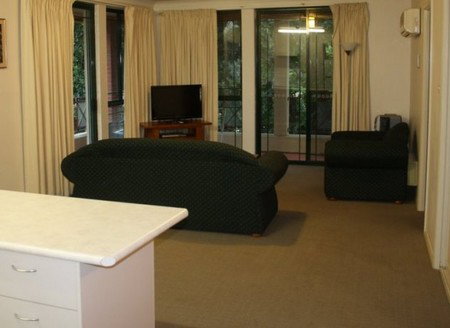 Canberra Wide Apartments - Monterey - Accommodation in Surfers Paradise 1