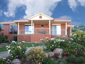 Rowan NSW Accommodation in Surfers Paradise