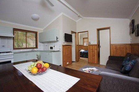 Blue Dolphin Resort & Holiday Park - Accommodation in Surfers Paradise 3
