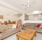 Aaah 2  Byron - Accommodation in Surfers Paradise