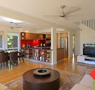 Aaah  Byron - Accommodation in Surfers Paradise