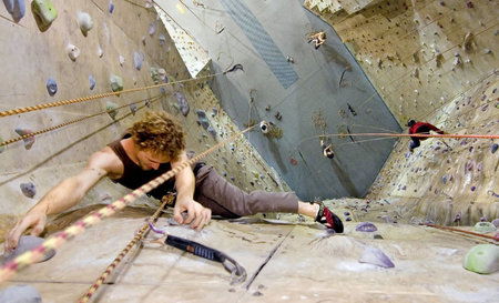 Cliffhanger Climbing Gym - Accommodation in Surfers Paradise 2
