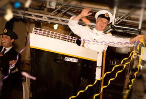 Titanic Theatre Restaurant - Accommodation in Surfers Paradise 2
