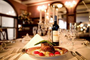 Titanic Theatre Restaurant - Accommodation in Surfers Paradise 3
