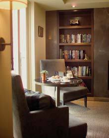 Lyall Hotel And Spa - Accommodation in Surfers Paradise 2