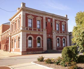 Northam Town Hall - Accommodation in Surfers Paradise 0
