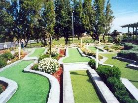 West Beach Mini Golf - Accommodation in Surfers Paradise 0
