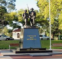 Vietnam War Memorial - Accommodation in Surfers Paradise
