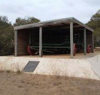 Monument To Soldier Settlement Scheme - Accommodation in Surfers Paradise