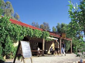 Bluey Blundstones Heritage Accommodation - Accommodation in Surfers Paradise 0