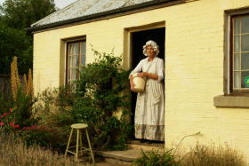 Grannie Rhodes' Cottage - Turn The Key Of Time - Accommodation in Surfers Paradise 0