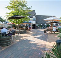 George Harcourt Inn - Accommodation in Surfers Paradise