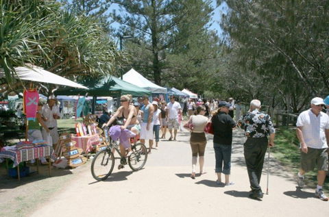 Coolangatta Beachfront Markets - Accommodation in Surfers Paradise 5