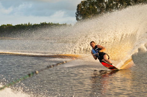 Oz Ski Resort - Accommodation in Surfers Paradise 2
